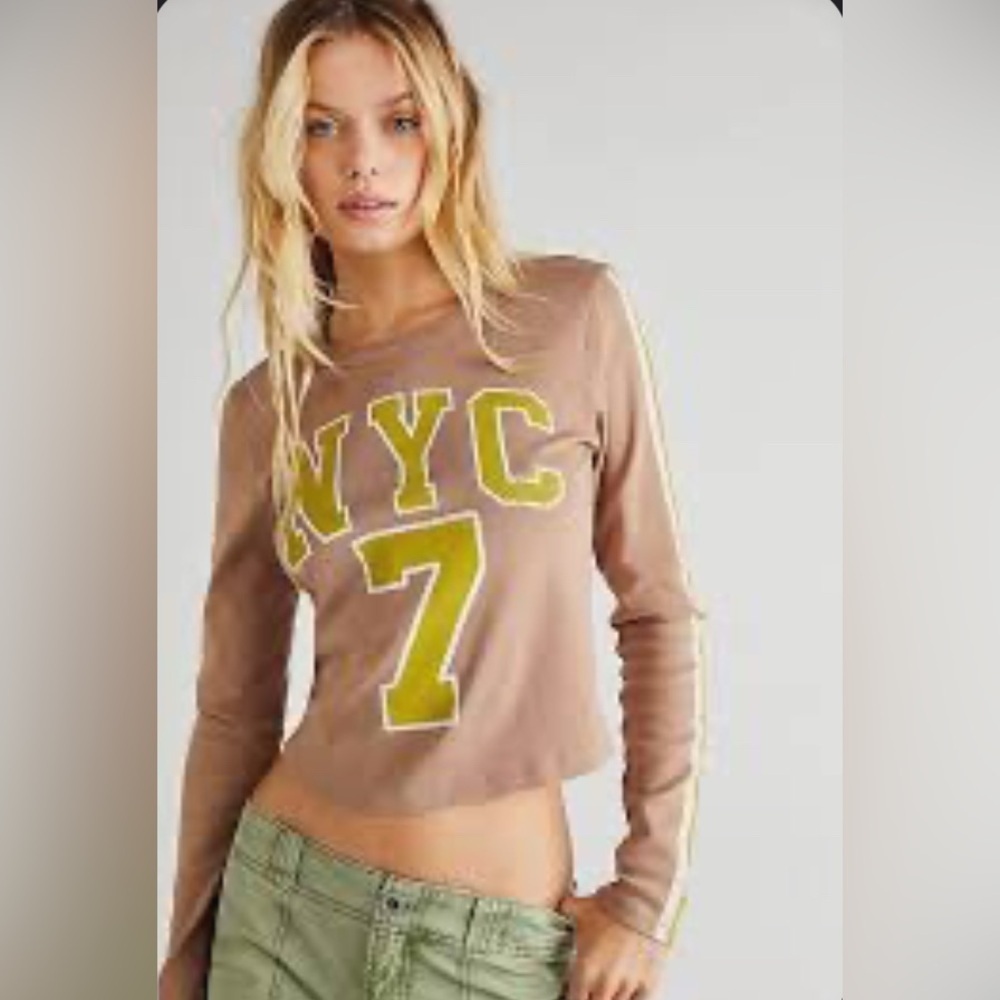 Free People / Daydreamer Shrunken Brown Long Sleeve Top with Yellow NYC Print